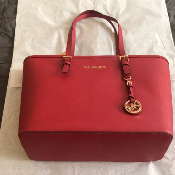Michael Kors Handbags - Michael Kors Jet Set Large Tote